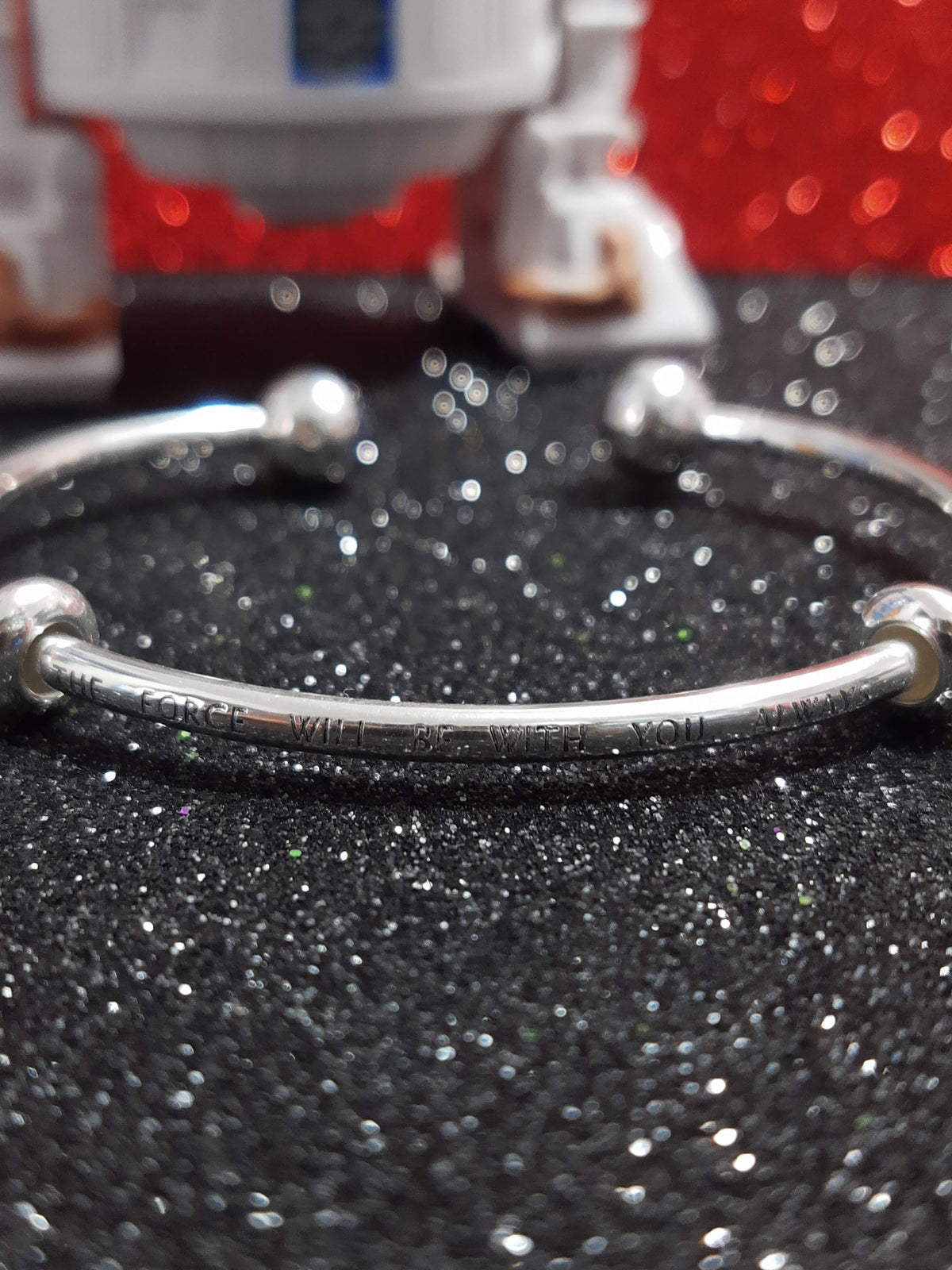 Brazalete rígido lado oscuro y luminoso (Plata)