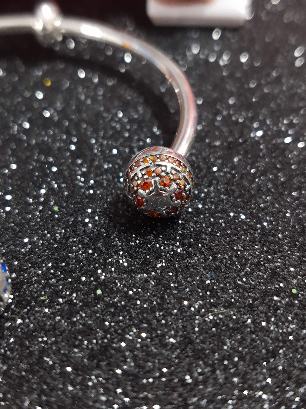 Brazalete rígido lado oscuro y luminoso (Plata)