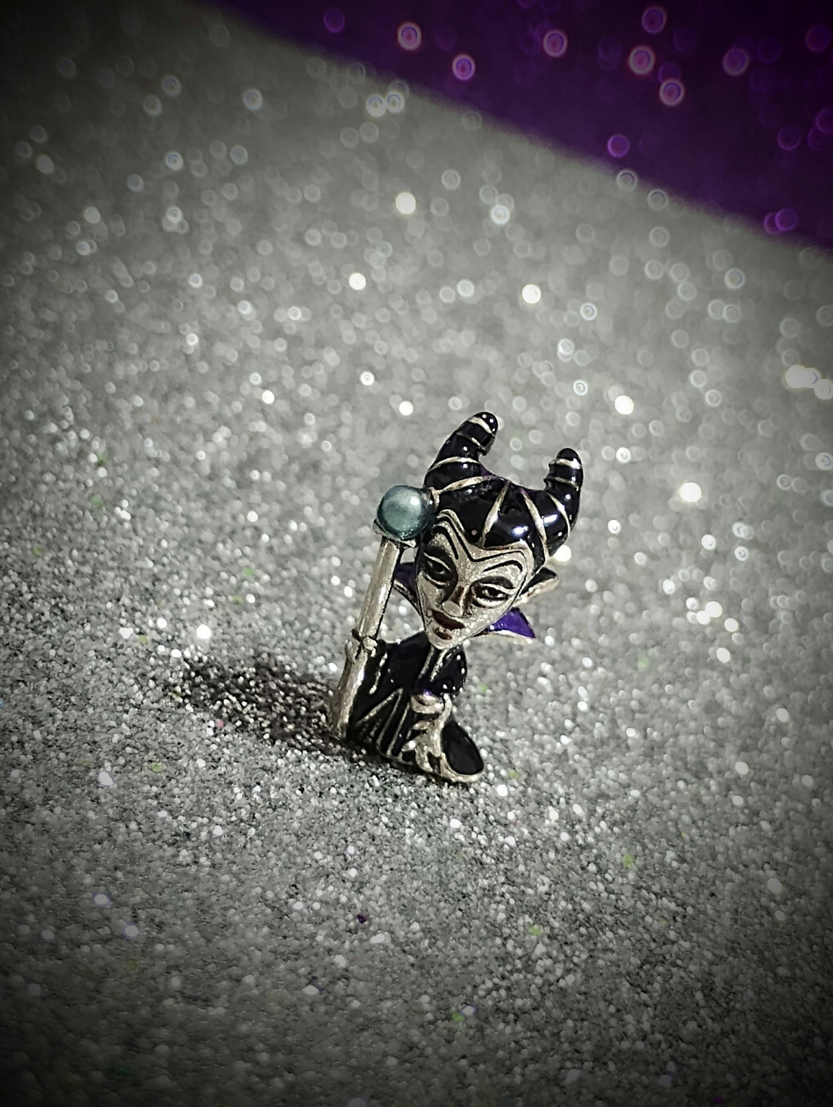 Charms Villanas (Plata) 🔮 Cruella o Maléfica