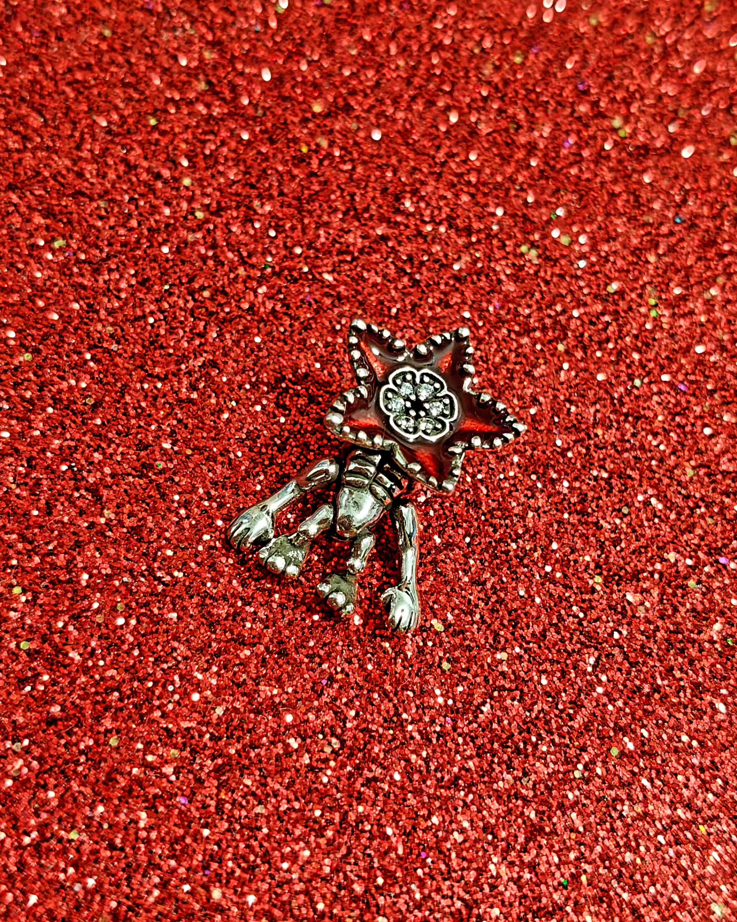 Charms Stranger Things (Plata)