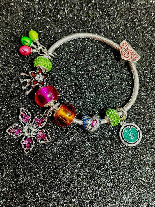 Stranger Things ⚡ (Plata)